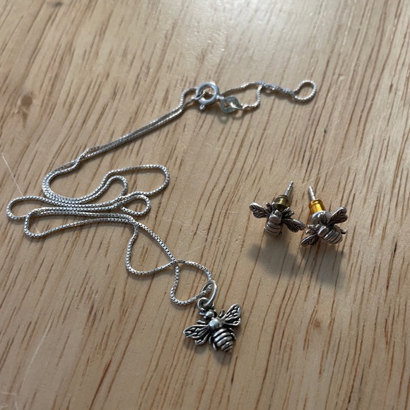 Silver Bee Necklace and Matching Earrings - Picture 4 of 4